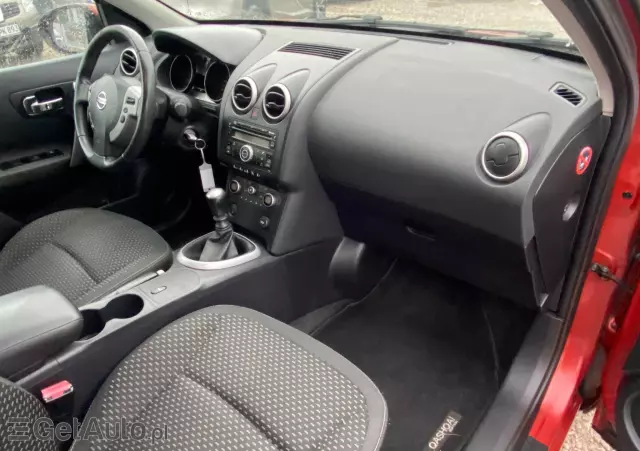 NISSAN Qashqai 2.0 acenta