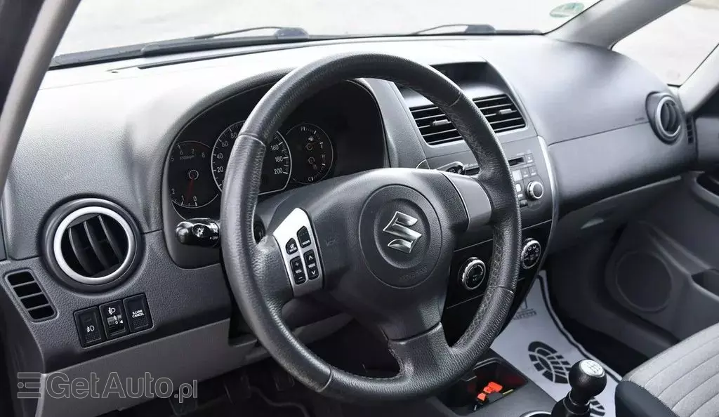 SUZUKI Sx4 