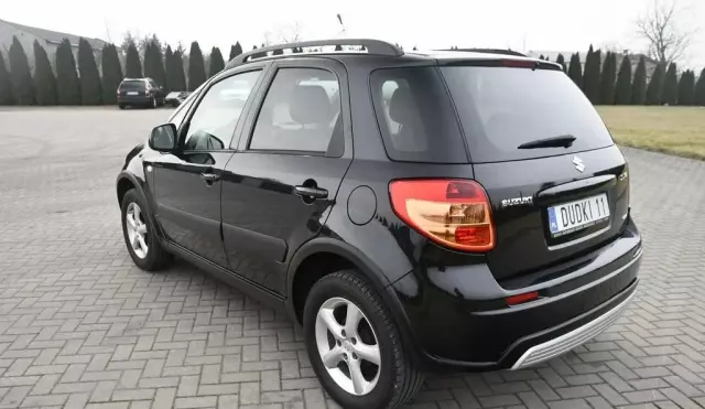 SUZUKI Sx4 