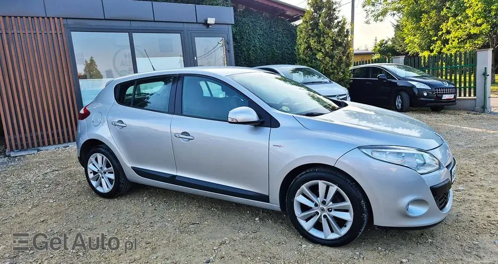RENAULT Megane 1.6 16V 110 Paris Business