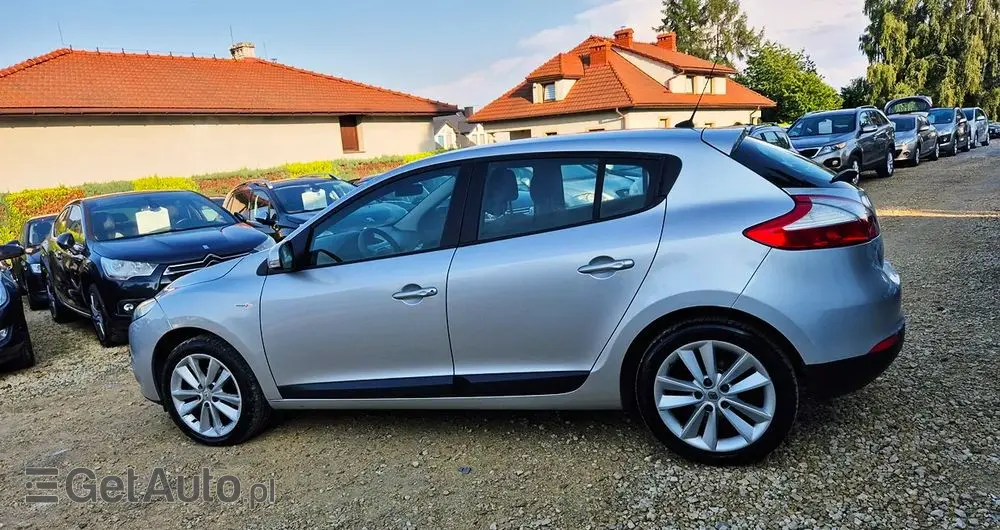 RENAULT Megane 1.6 16V 110 Paris Business