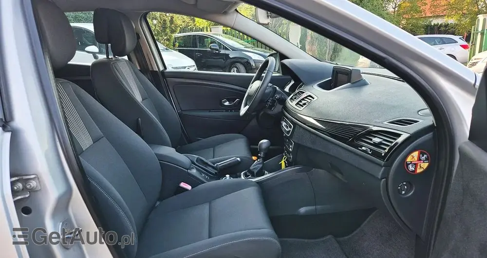 RENAULT Megane 1.6 16V 110 Paris Business