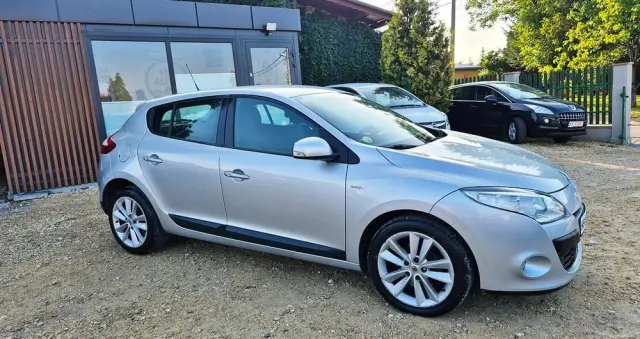 RENAULT Megane 1.6 16V 110 Paris Business