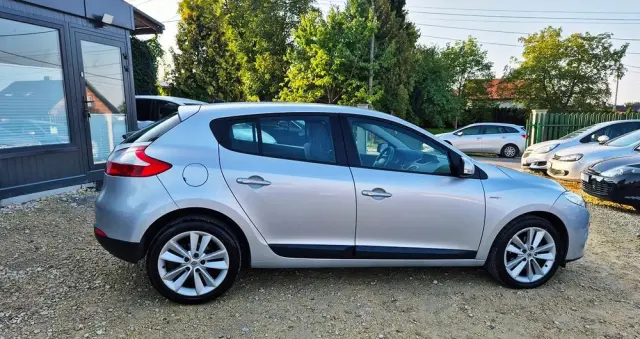 RENAULT Megane 1.6 16V 110 Paris Business