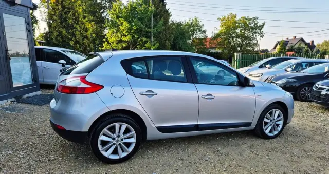RENAULT Megane 1.6 16V 110 Paris Business