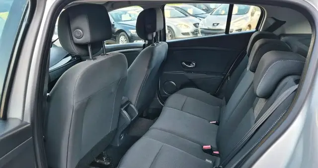 RENAULT Megane 1.6 16V 110 Paris Business