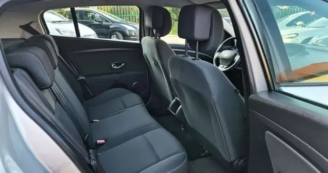 RENAULT Megane 1.6 16V 110 Paris Business