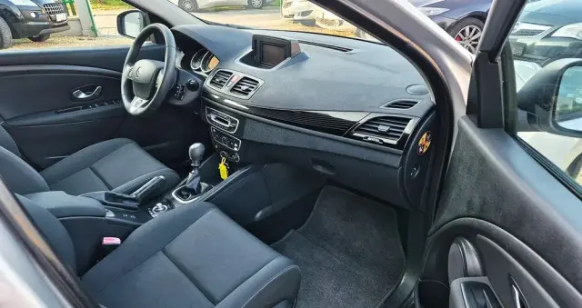 RENAULT Megane 1.6 16V 110 Paris Business