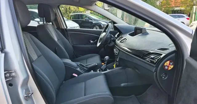 RENAULT Megane 1.6 16V 110 Paris Business