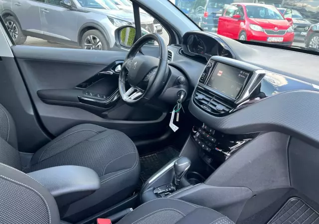 PEUGEOT 208 1.2 PureTech GPF Allure S&S EAT6