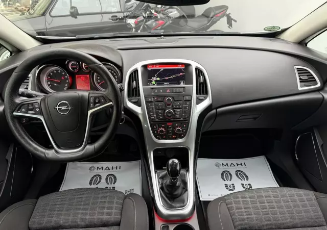 OPEL Astra GTC 1.6 SIDI Turbo ecoFLEX Start/Stop Innovation