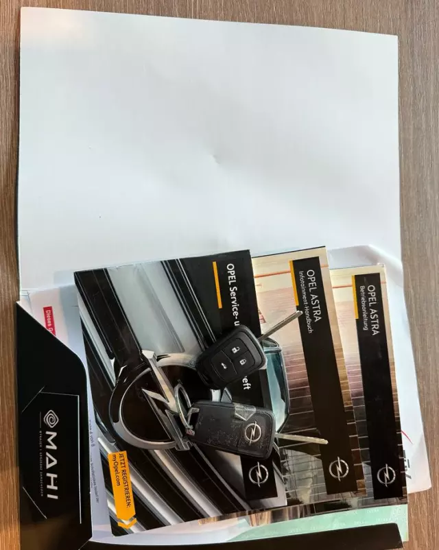 OPEL Astra GTC 1.6 SIDI Turbo ecoFLEX Start/Stop Innovation