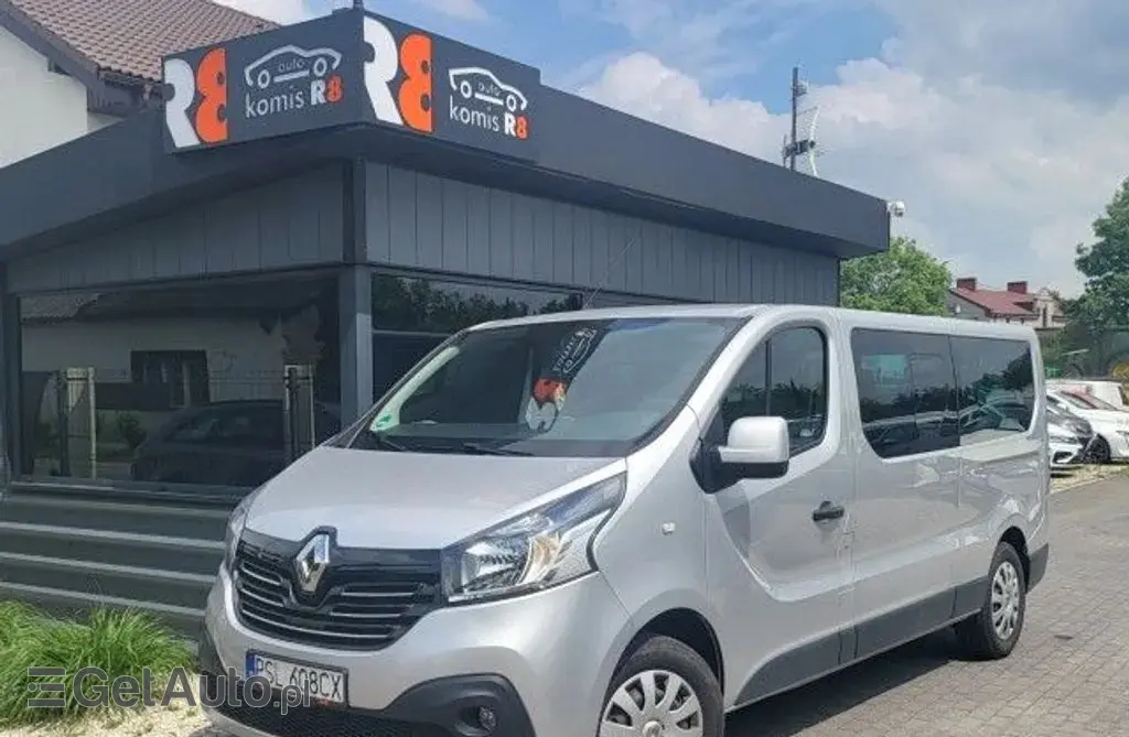 RENAULT Trafic 