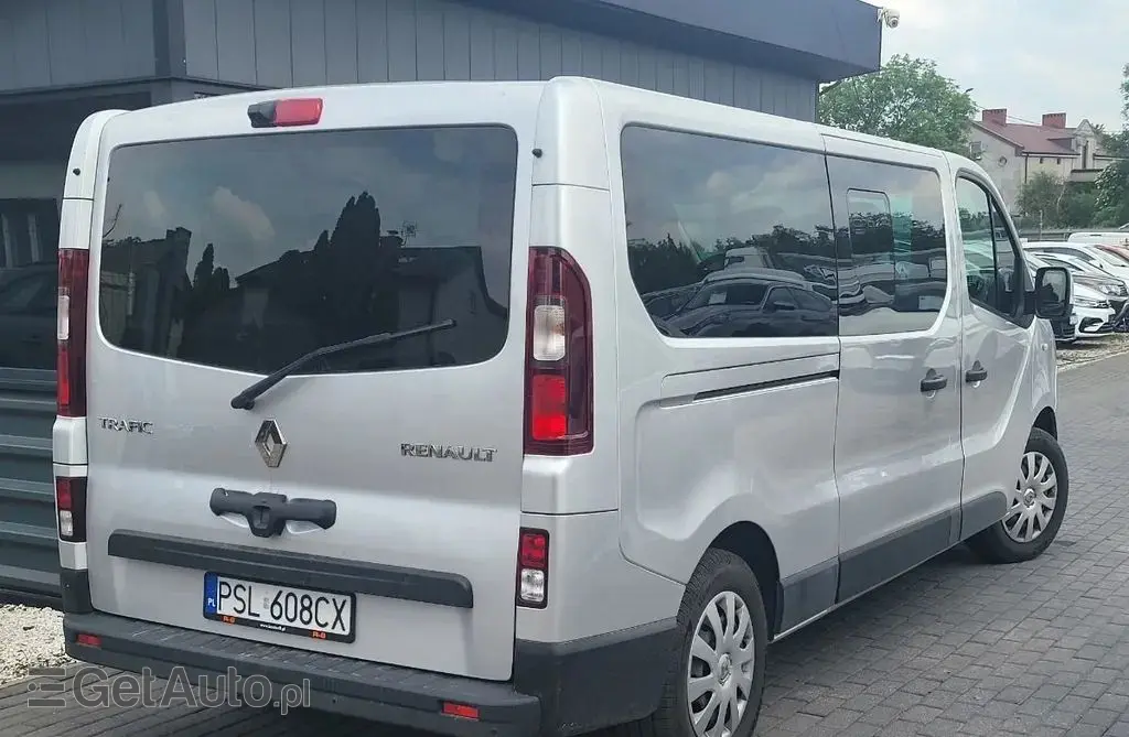 RENAULT Trafic 