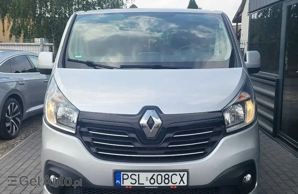 RENAULT Trafic 