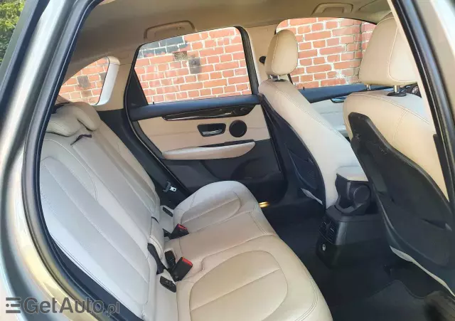 BMW Seria 2 218d Active Tourer Luxury Line