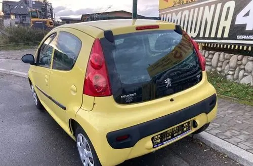 PEUGEOT 107 