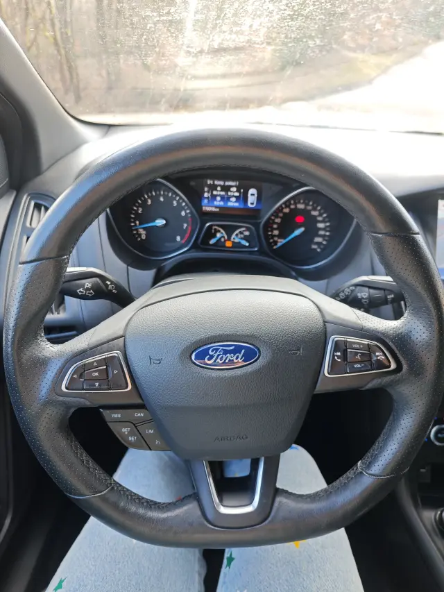 FORD Focus ST-Line Business