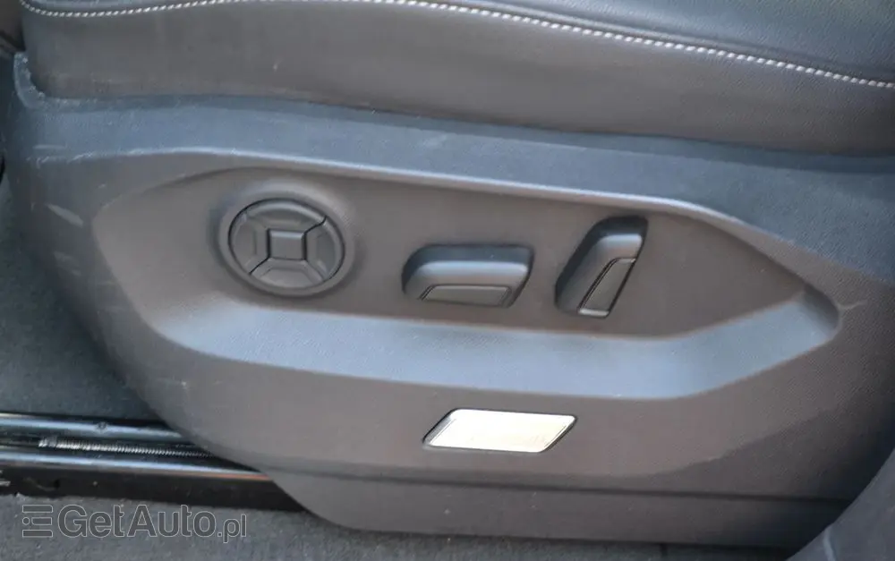 VOLKSWAGEN Touareg 3.0 V6 TFSI Plug-In Hybrid 4Mot Atmosphere