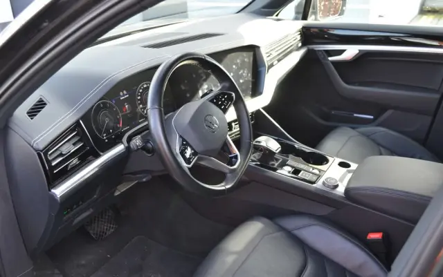 VOLKSWAGEN Touareg 3.0 V6 TFSI Plug-In Hybrid 4Mot Atmosphere