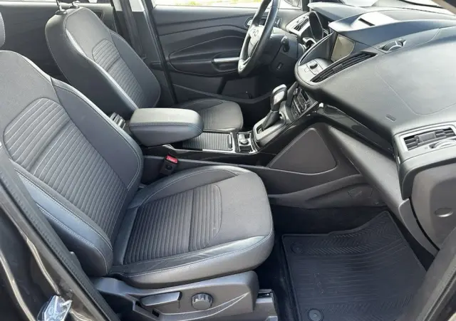 FORD Kuga 2.0 TDCi 4x4 Titanium