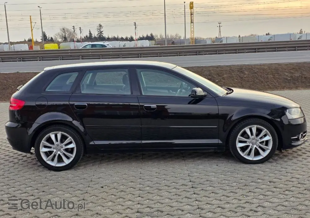 AUDI A3 Sportback 
