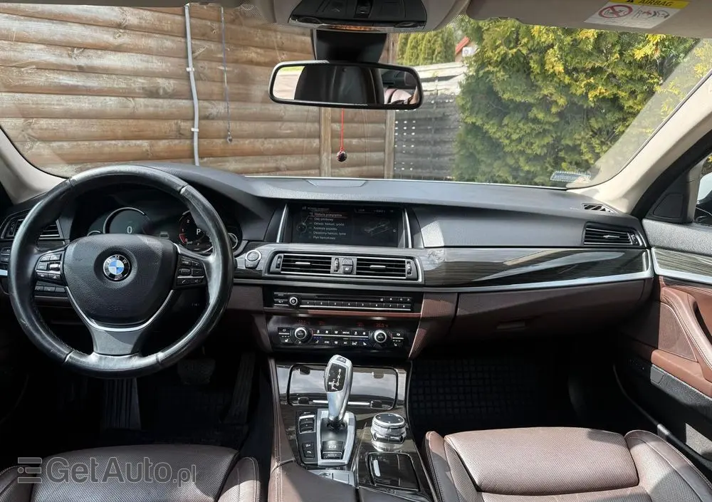BMW Seria 5 535d xDrive Sport-Aut Luxury Line