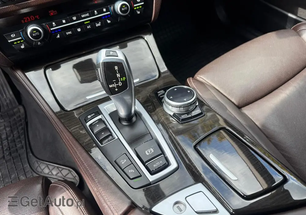BMW Seria 5 535d xDrive Sport-Aut Luxury Line