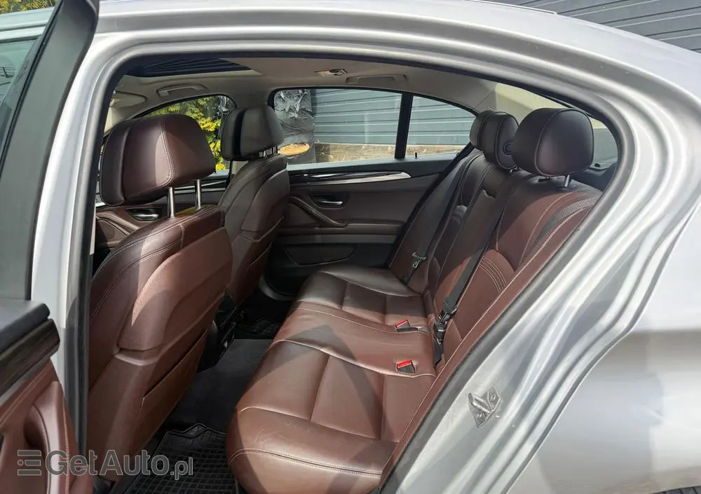 BMW Seria 5 535d xDrive Sport-Aut Luxury Line
