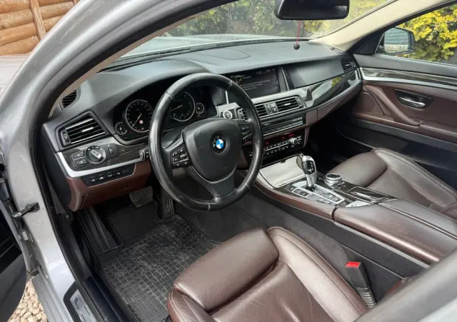 BMW Seria 5 535d xDrive Sport-Aut Luxury Line