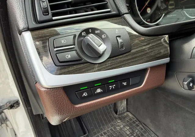 BMW Seria 5 535d xDrive Sport-Aut Luxury Line