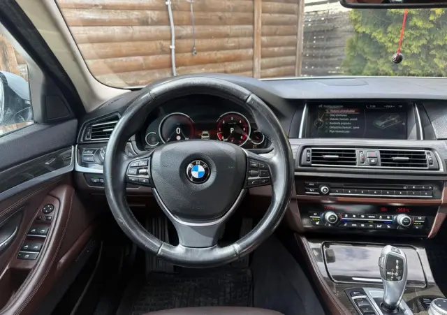 BMW Seria 5 535d xDrive Sport-Aut Luxury Line