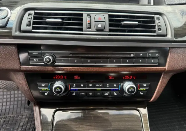 BMW Seria 5 535d xDrive Sport-Aut Luxury Line