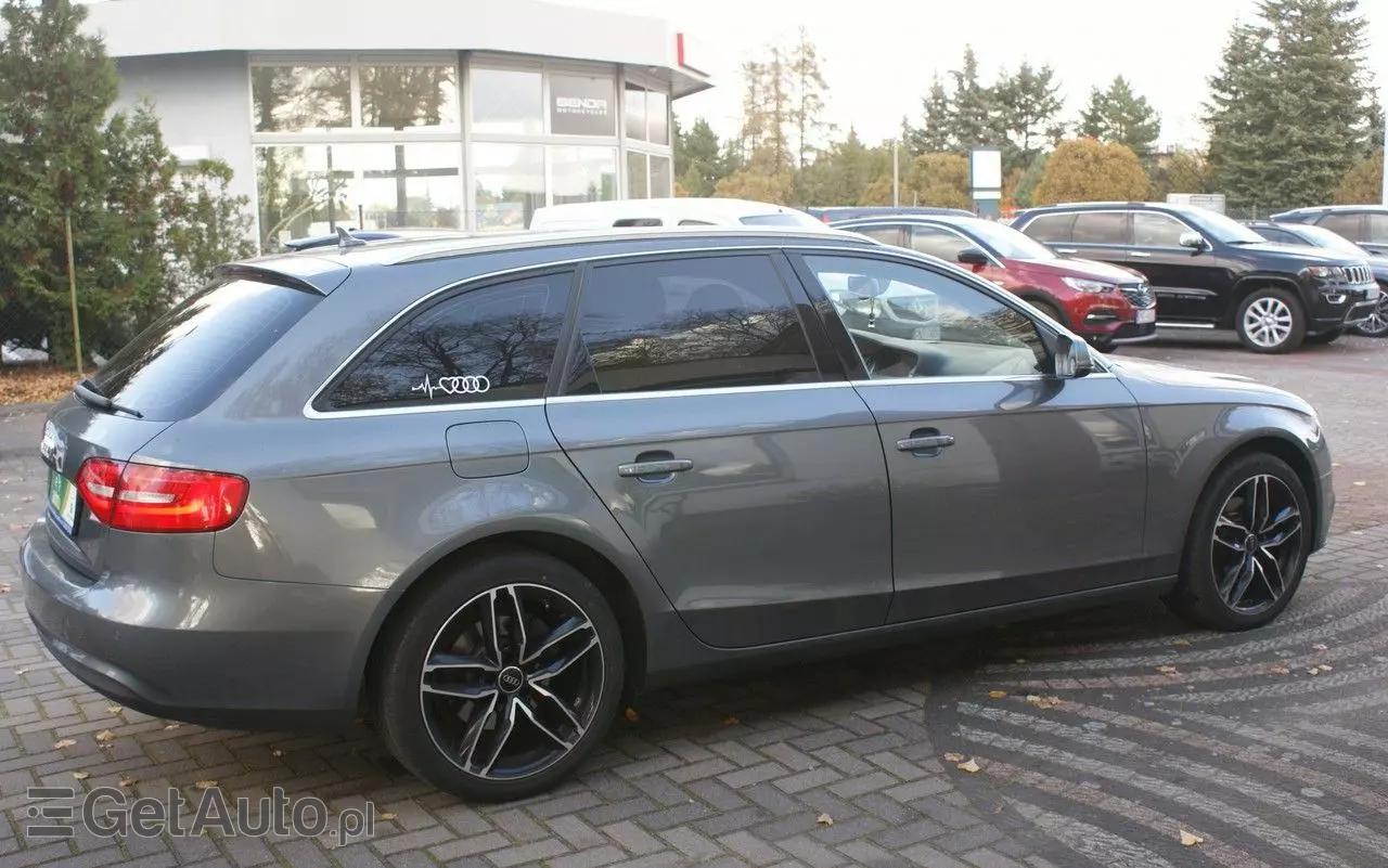 AUDI A4 