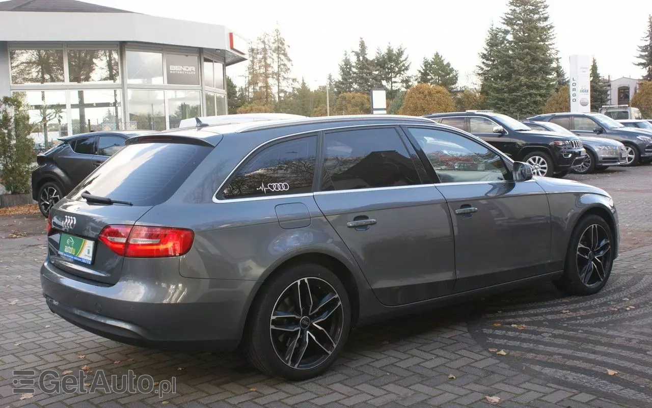 AUDI A4 