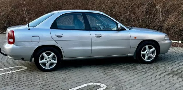 DAEWOO Nubira 