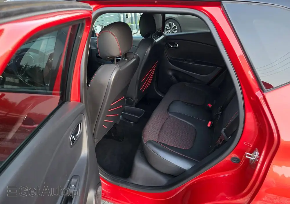 RENAULT Captur 0.9 Energy TCe Helly Hansen