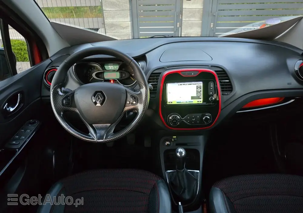 RENAULT Captur 0.9 Energy TCe Helly Hansen