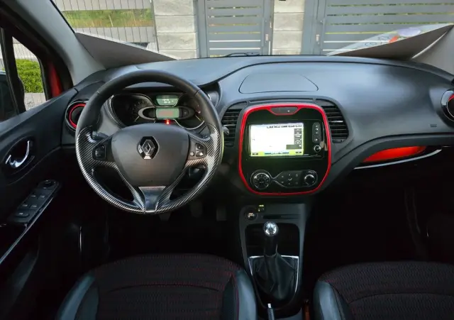 RENAULT Captur 0.9 Energy TCe Helly Hansen