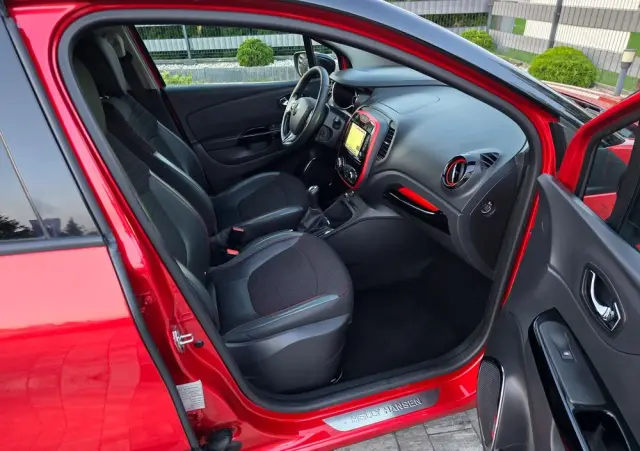 RENAULT Captur 0.9 Energy TCe Helly Hansen