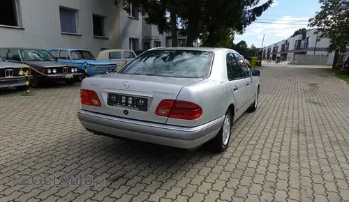 MERCEDES-BENZ Klasa E 