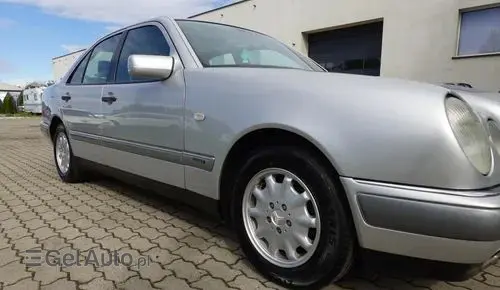 MERCEDES-BENZ Klasa E 