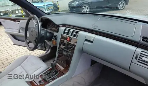 MERCEDES-BENZ Klasa E 