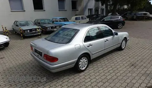 MERCEDES-BENZ Klasa E 