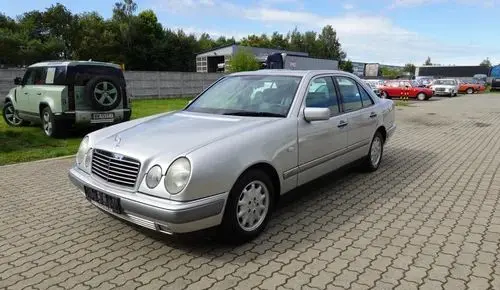 MERCEDES-BENZ Klasa E 