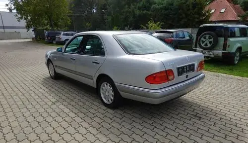 MERCEDES-BENZ Klasa E 
