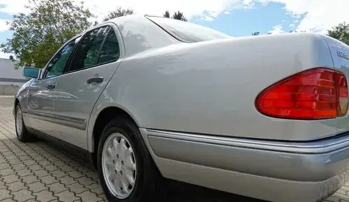 MERCEDES-BENZ Klasa E 