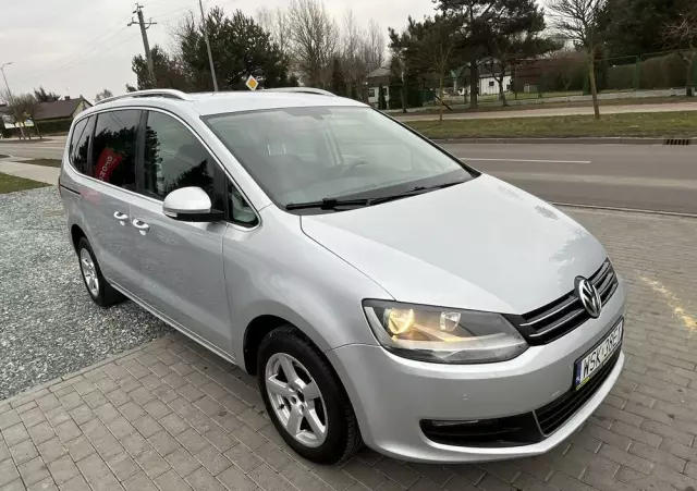 VOLKSWAGEN Sharan 