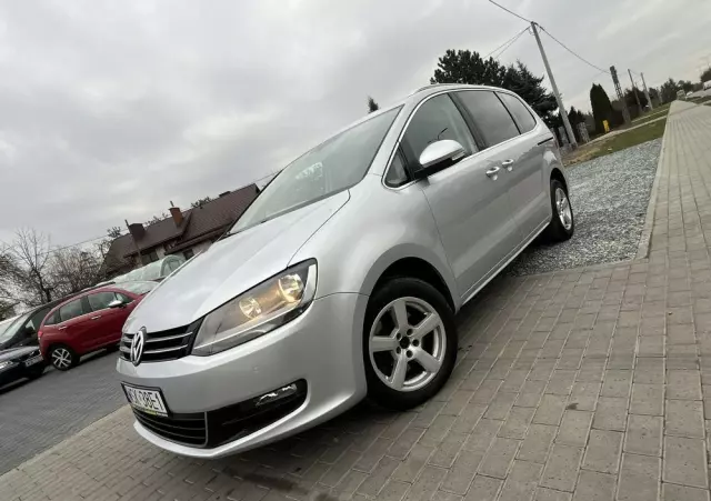 VOLKSWAGEN Sharan 