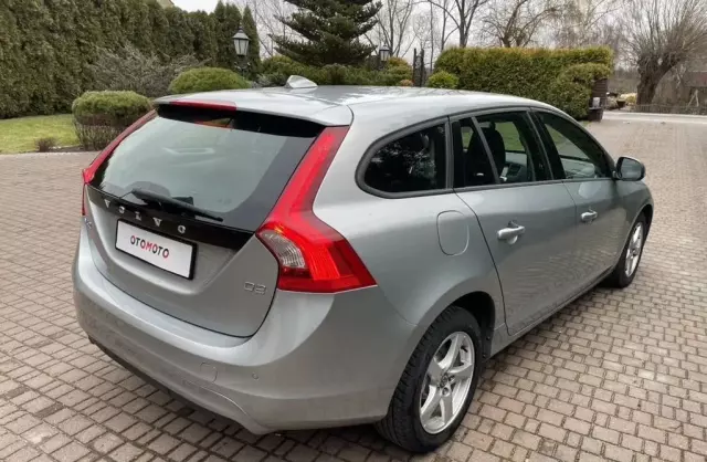 VOLVO V60 2.0 D2 (120 KM)